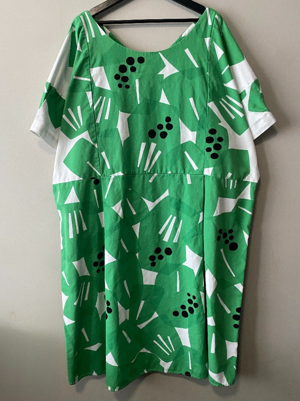 Handmade Plus Size Green White Black Abstract Pattern Pockets Dress - Picture 2 of 10